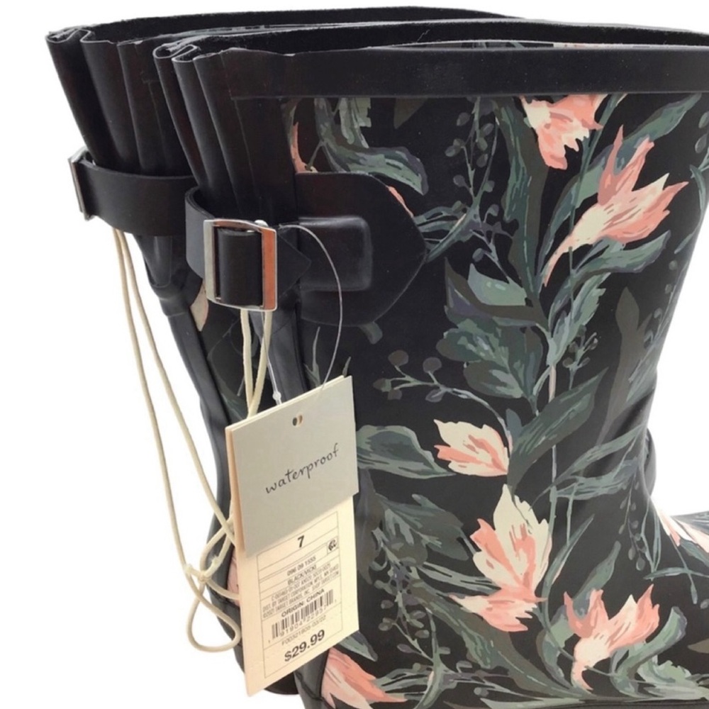 A New Day “Floral” Vicki Rubber Boots (NWT) (Size: 7) - Picture 13 of 16